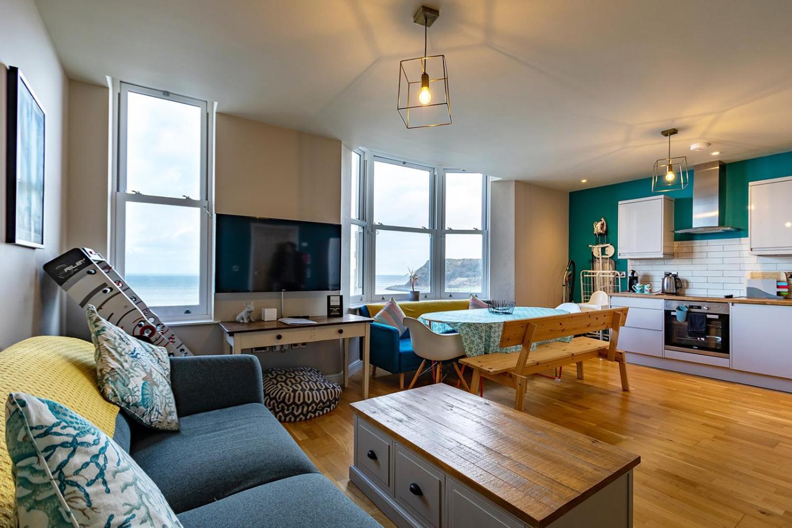 Seaview North Bay Holiday Home Apartment Скарбъро Екстериор снимка